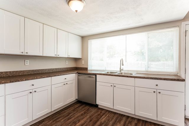 1316 Royal Oak Drive, Desoto, TX 75115