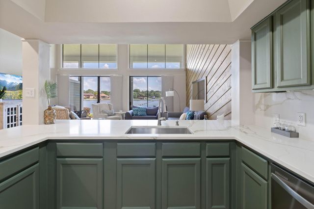 68 April Point S Unit E68 Drive S, Conroe, TX 77356