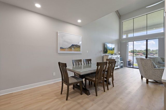 68 April Point S Unit E68 Drive S, Conroe, TX 77356