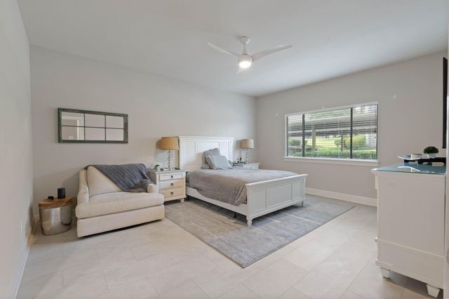 68 April Point S Unit E68 Drive S, Conroe, TX 77356