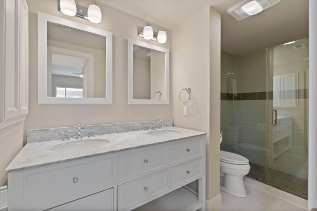 68 April Point S Unit E68 Drive S, Conroe, TX 77356