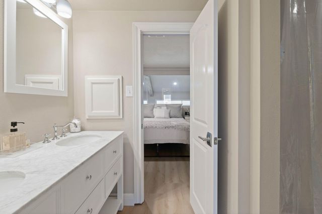 68 April Point S Unit E68 Drive S, Conroe, TX 77356