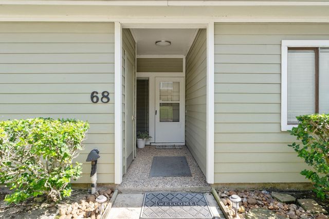 68 April Point S Unit E68 Drive S, Conroe, TX 77356
