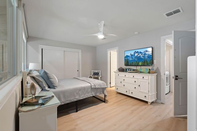 68 April Point S Unit E68 Drive S, Conroe, TX 77356