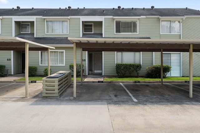 68 April Point S Unit E68 Drive S, Conroe, TX 77356
