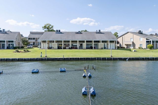 68 April Point S Unit E68 Drive S, Conroe, TX 77356