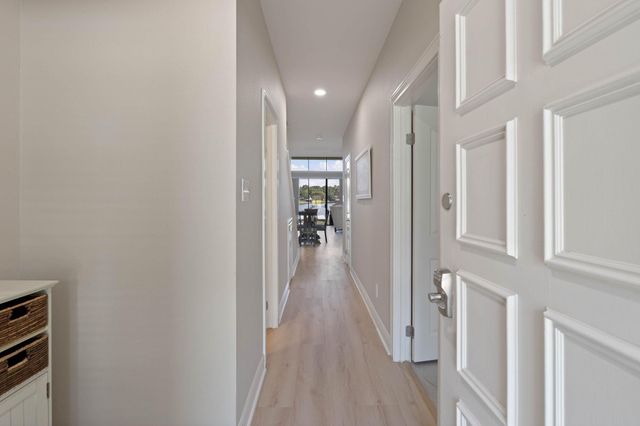 68 April Point S Unit E68 Drive S, Conroe, TX 77356