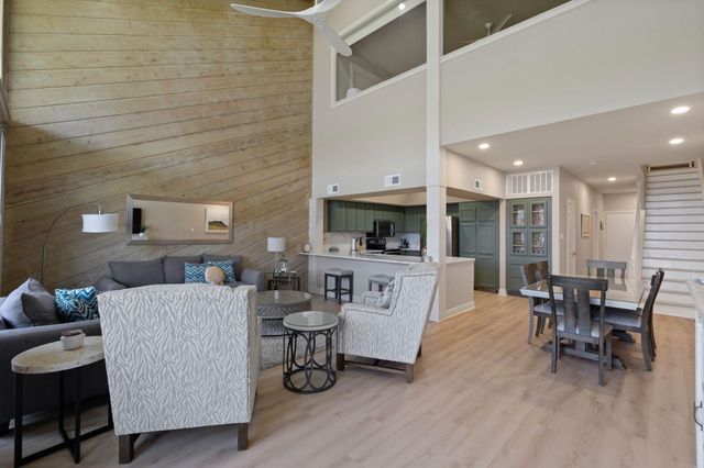 68 April Point S Unit E68 Drive S, Conroe, TX 77356