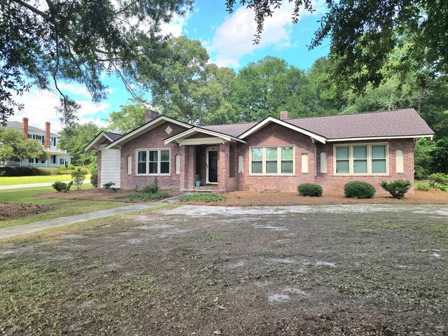 14 N Dukes Street, Summerton, SC 29148