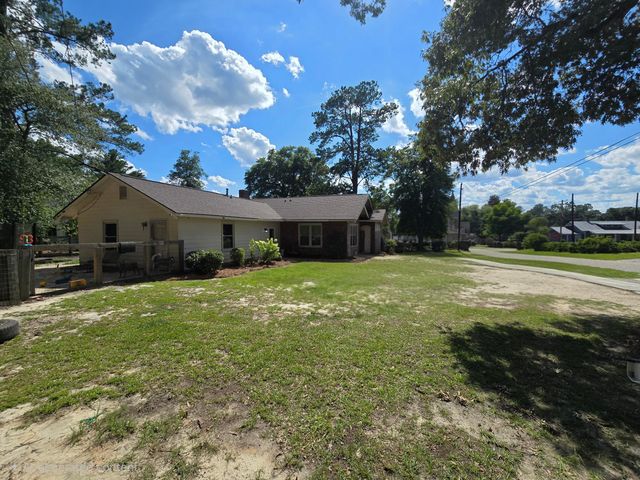 14 N Dukes Street, Summerton, SC 29148