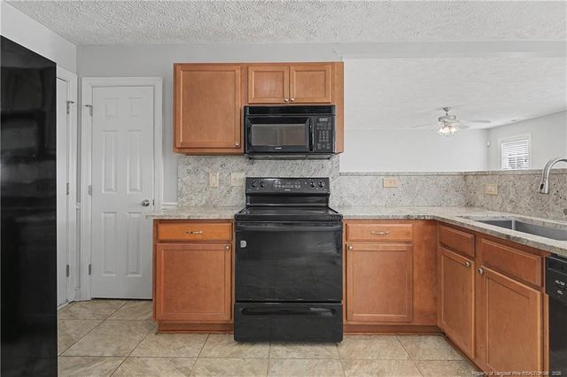 86 Boston Harbor, Cameron, NC 28326