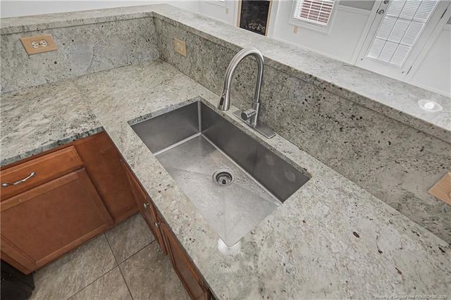 86 Boston Harbor, Cameron, NC 28326