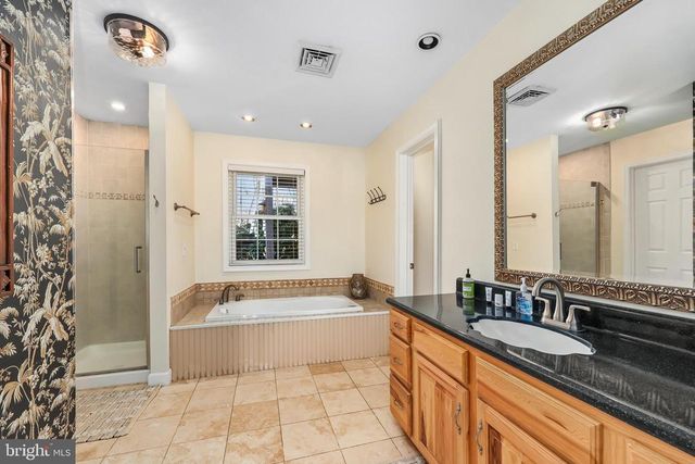 11800 DUKES DR, Bumpass, VA 23024