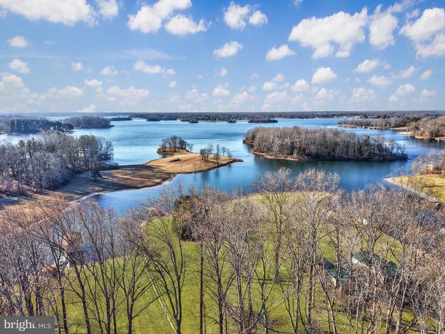 11800 DUKES DR, Bumpass, VA 23024