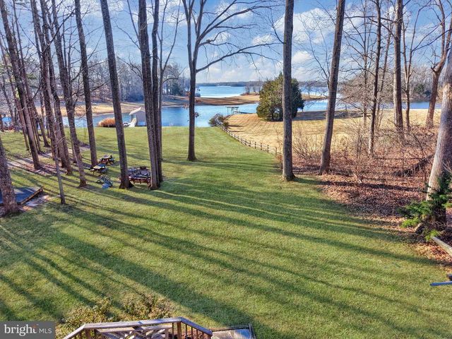 11800 DUKES DR, Bumpass, VA 23024