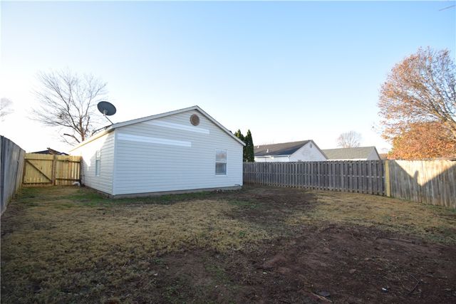 2515 SE 3rd Street, Bentonville, AR 72712
