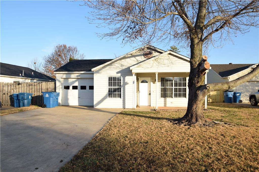 2515 SE 3rd Street, Bentonville, AR 72712