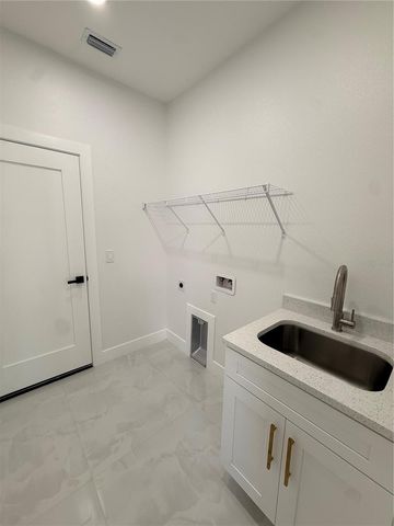 8208 N ELMER STREET, Tampa, FL 33604