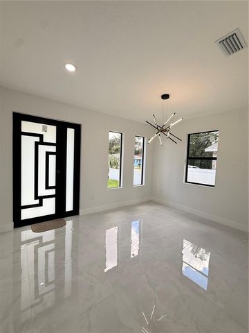 8208 N ELMER STREET, Tampa, FL 33604