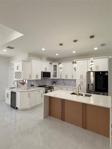 8208 N ELMER STREET, Tampa, FL 33604