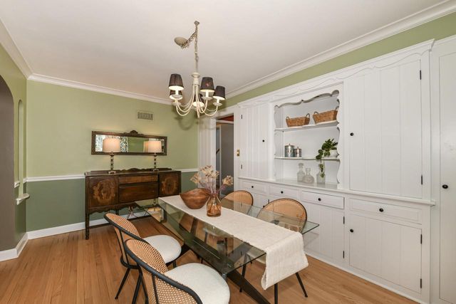 5242 Bay Ridge AVENUE, Whitefish Bay, WI 53217