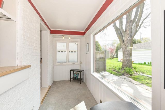 5242 Bay Ridge AVENUE, Whitefish Bay, WI 53217