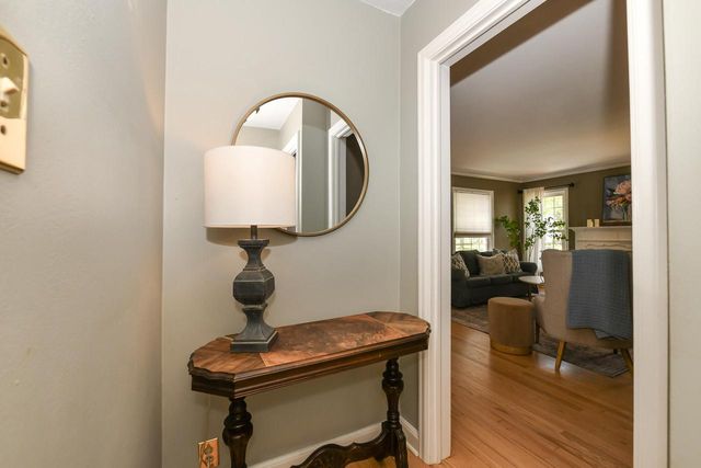 5242 Bay Ridge AVENUE, Whitefish Bay, WI 53217