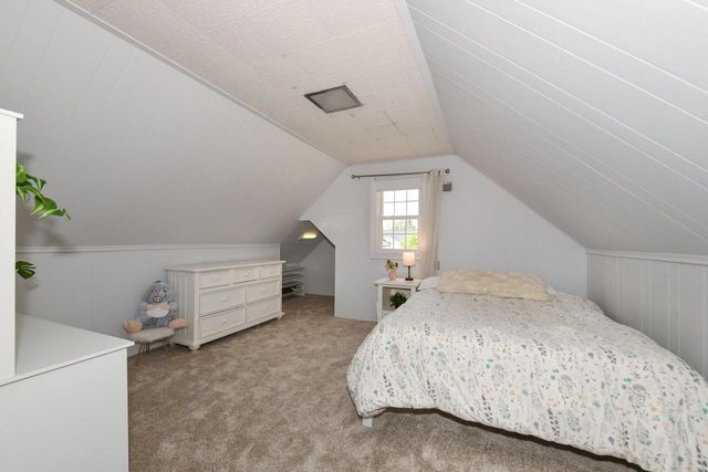 5242 Bay Ridge AVENUE, Whitefish Bay, WI 53217