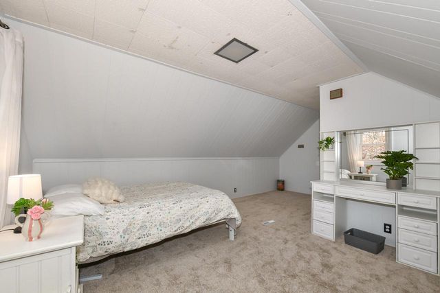 5242 Bay Ridge AVENUE, Whitefish Bay, WI 53217
