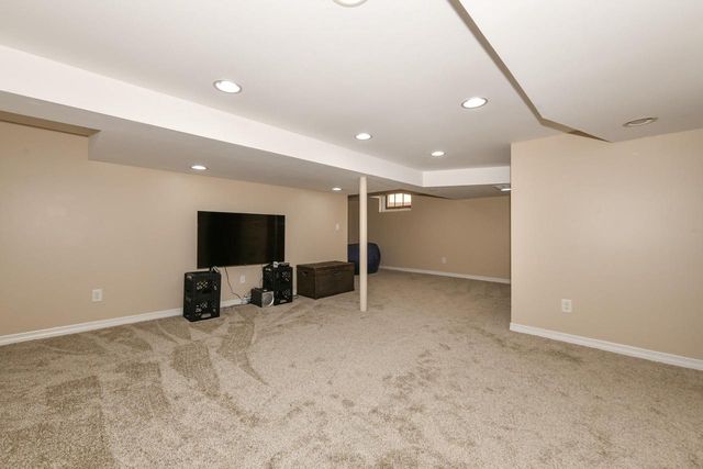 5242 Bay Ridge AVENUE, Whitefish Bay, WI 53217