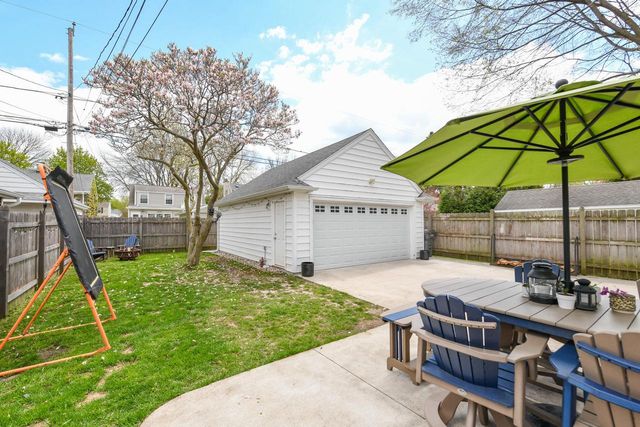 5242 Bay Ridge AVENUE, Whitefish Bay, WI 53217