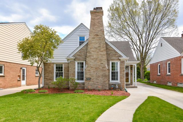 5242 Bay Ridge AVENUE, Whitefish Bay, WI 53217