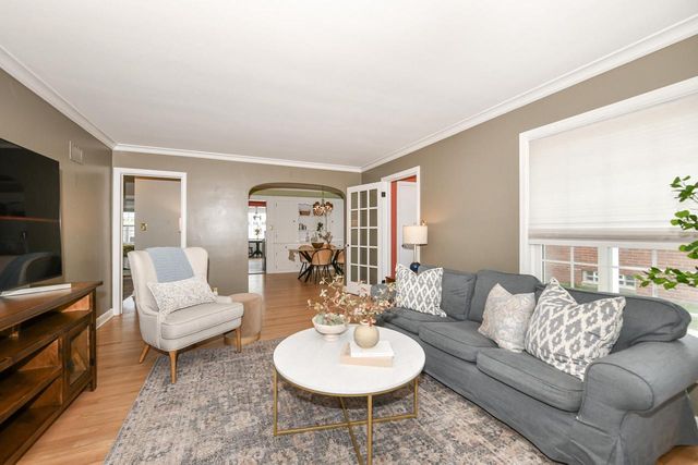 5242 Bay Ridge AVENUE, Whitefish Bay, WI 53217