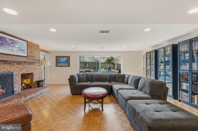 7215 MARINE DR, Alexandria, VA 22307