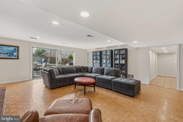 7215 MARINE DR, Alexandria, VA 22307