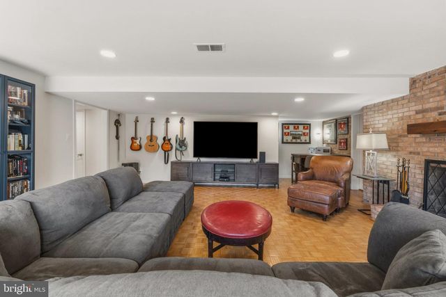 7215 MARINE DR, Alexandria, VA 22307