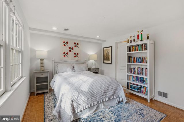 7215 MARINE DR, Alexandria, VA 22307