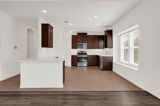 828 Grassy Knoll Trail, La Marque, TX 77568