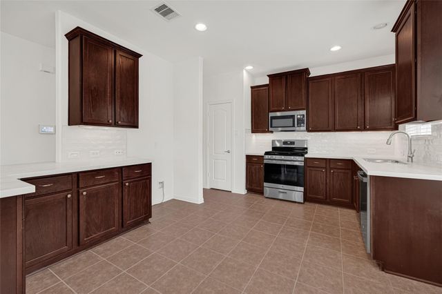828 Grassy Knoll Trail, La Marque, TX 77568