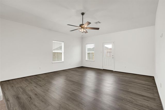 828 Grassy Knoll Trail, La Marque, TX 77568
