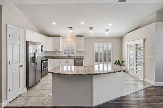 2315 LYNCREST COURT, Valrico, FL 33596