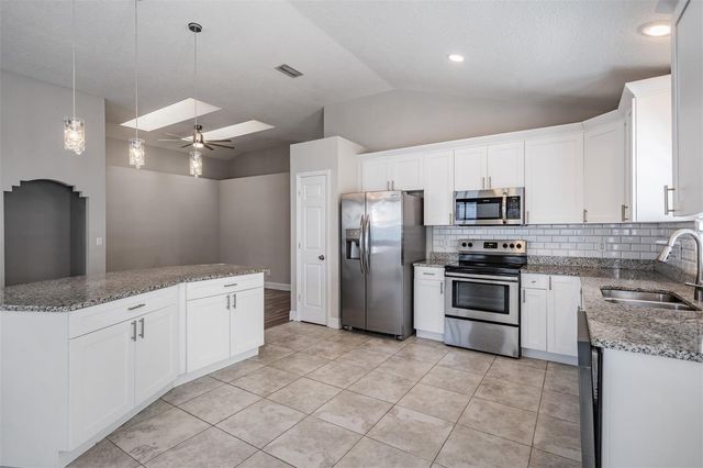 2315 LYNCREST COURT, Valrico, FL 33596