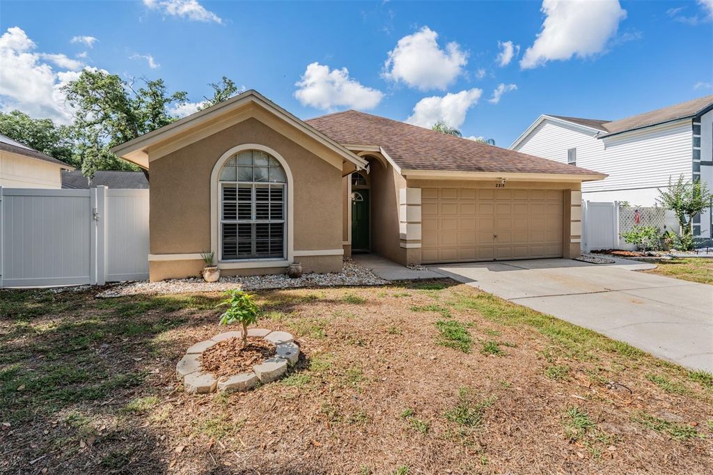 2315 LYNCREST COURT, Valrico, FL 33596
