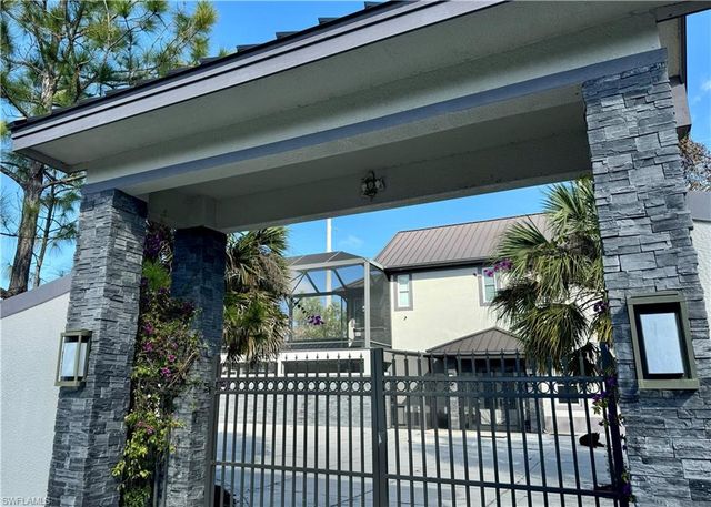 3585 33rd AVE NE, Naples, FL 34120