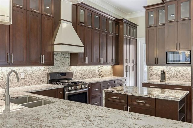 3585 33rd AVE NE, Naples, FL 34120