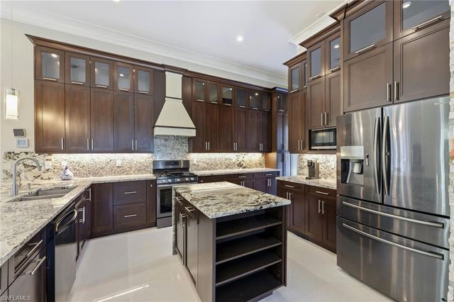 3585 33rd AVE NE, Naples, FL 34120