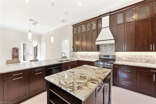 3585 33rd AVE NE, Naples, FL 34120