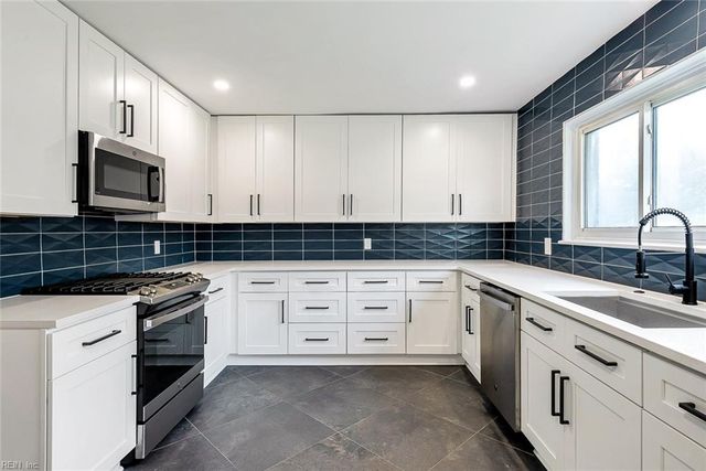 5568 Hatteras RD, Virginia Beach, VA 23462