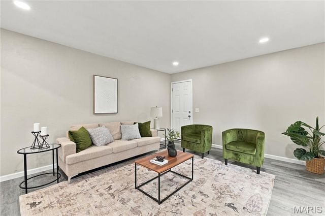 4454 Remus Drive, St Louis, MO 63033