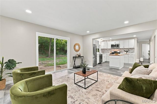 4454 Remus Drive, St Louis, MO 63033